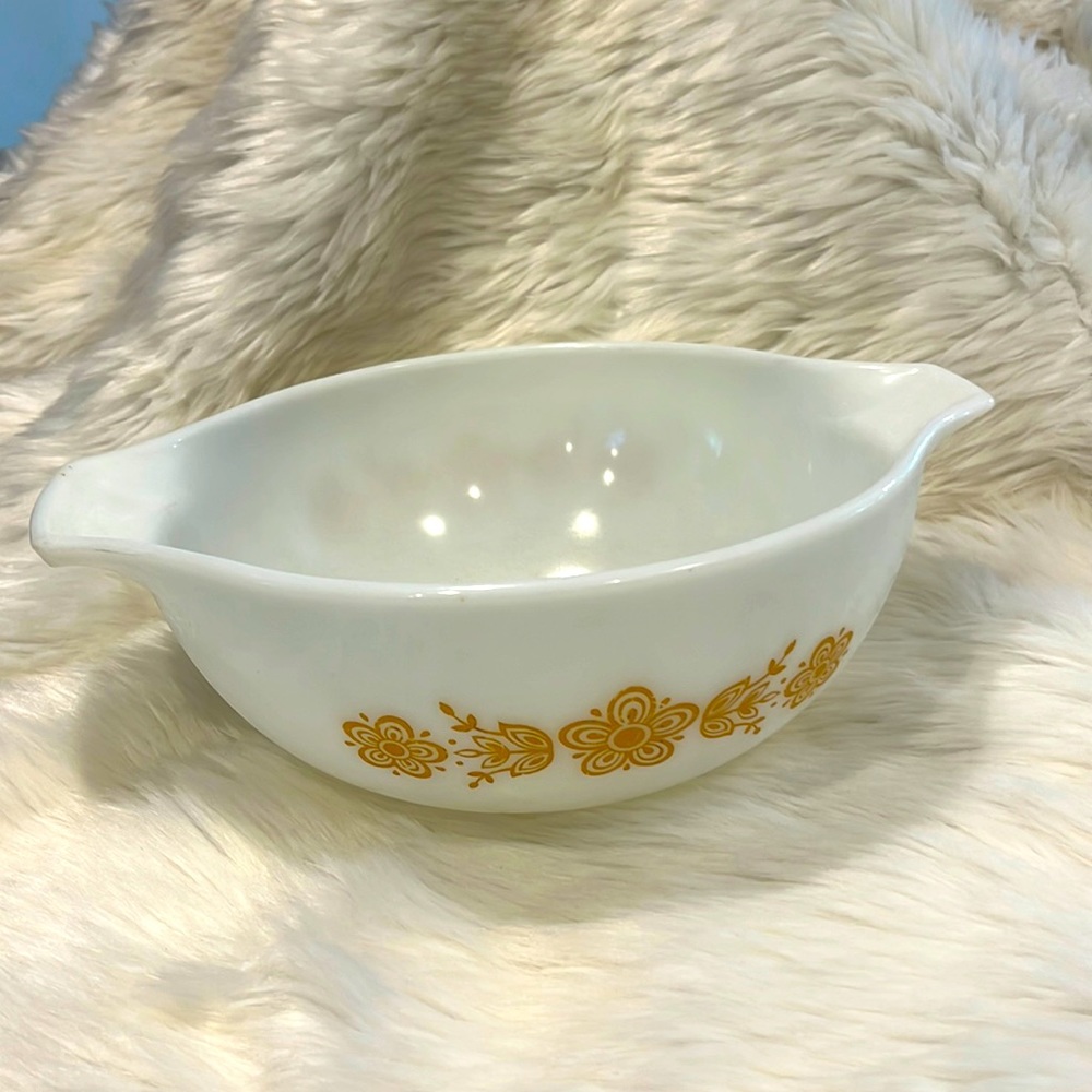 Vintage Pyrex Butterfly Gold Mixing Bowl Dish Bakeware Milk Glass 443 2 1/2 qt